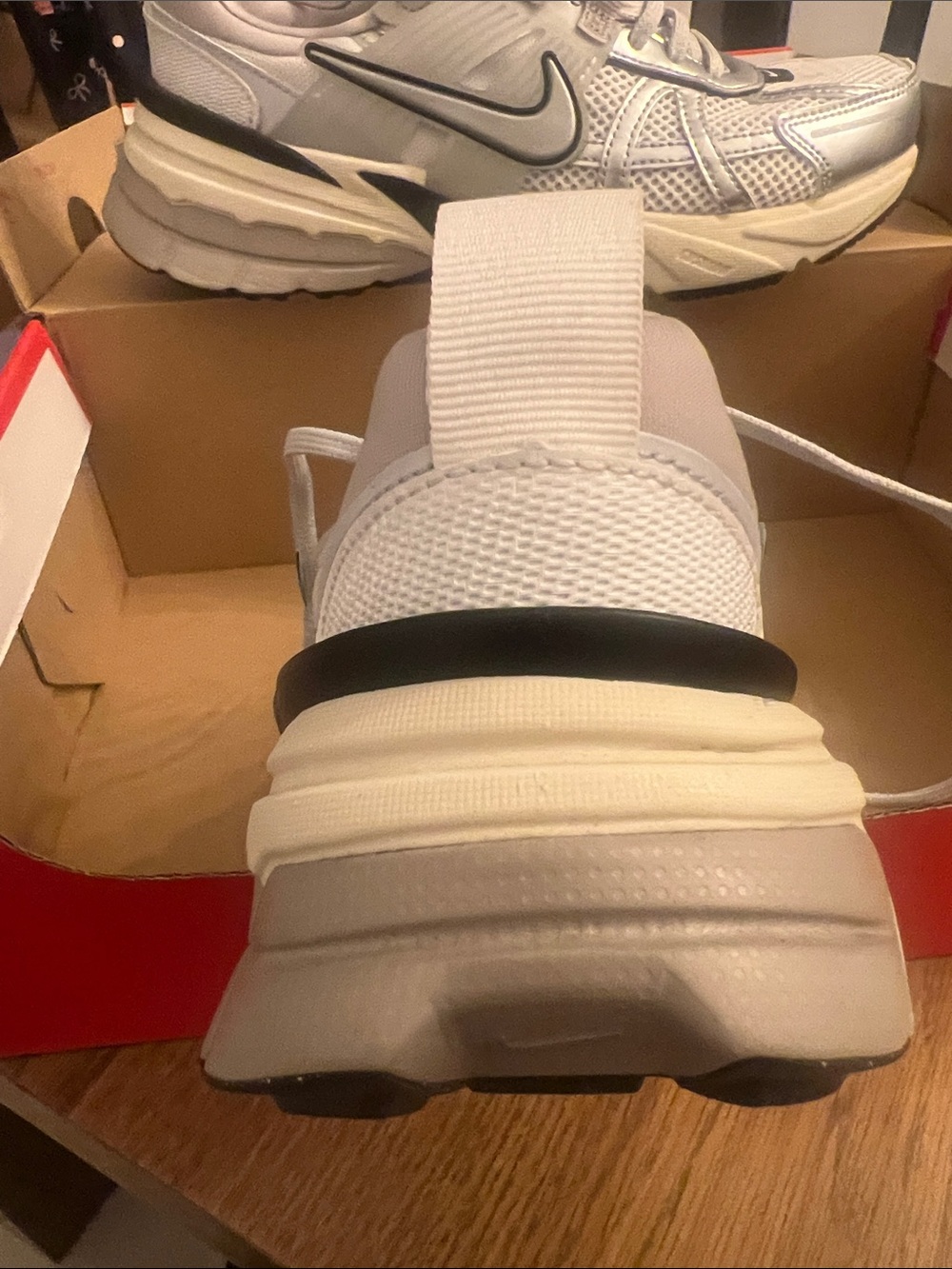Nike V2K Run Summit White Metallic Silver women’s 7 HJ4497-100 NIB - Picture 3 of 5
